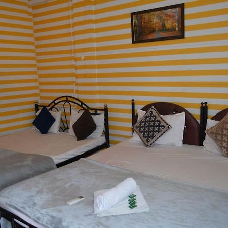 Esther Guest House Калангут Экстерьер фото
