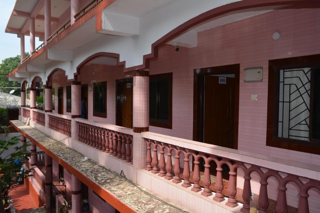 Esther Guest House Калангут Экстерьер фото