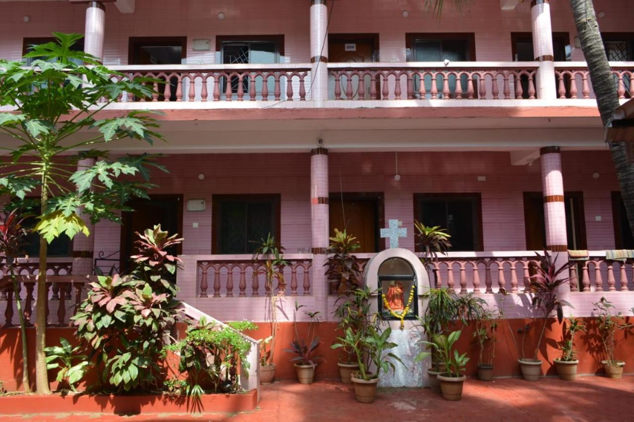 Esther Guest House Калангут Экстерьер фото